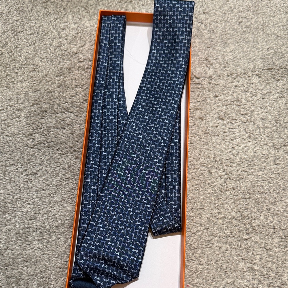 Hermes men’s cravate twill 7 marine/ciel Patterned Tie